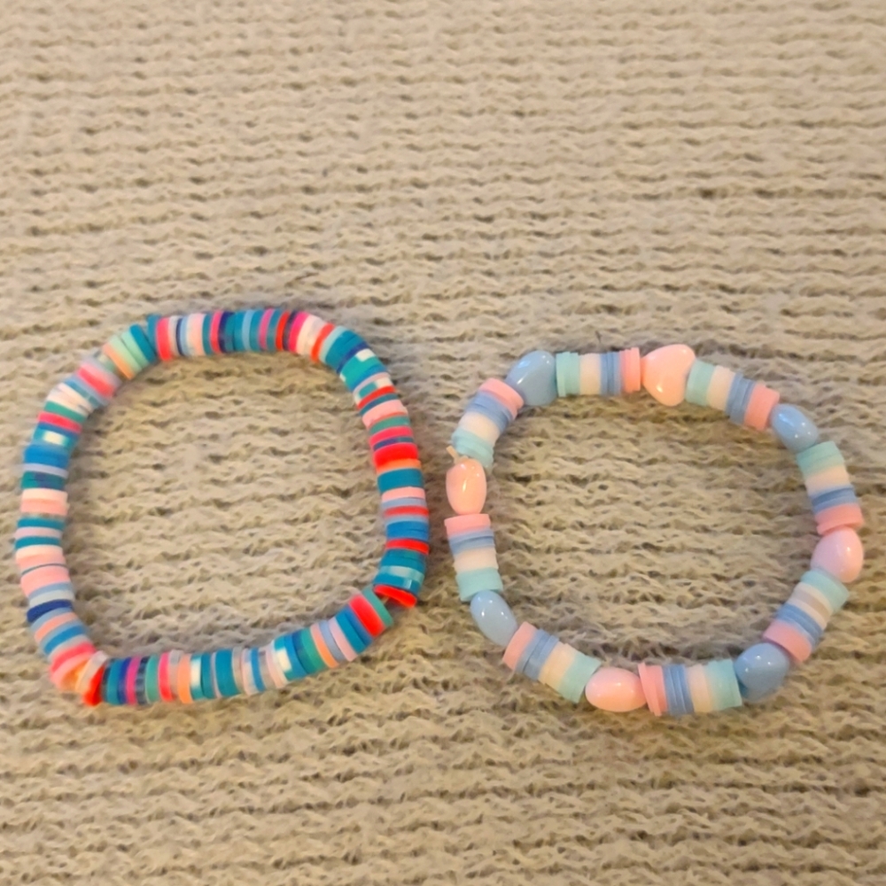 2 Beaded Bracelets, multicolor